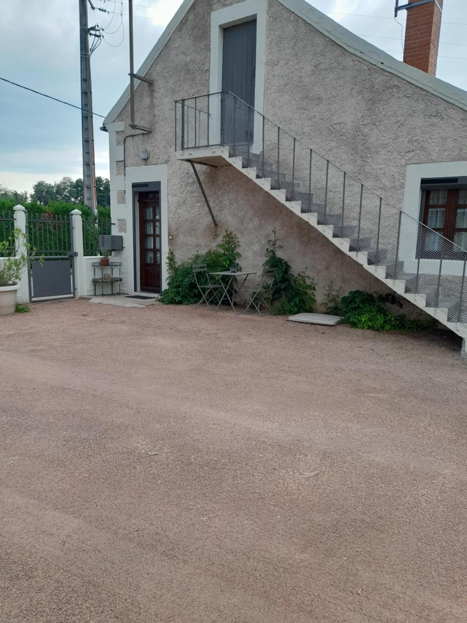Maison Proche Le Pal 4Kms Thiel-sur-Acolin Exterior photo