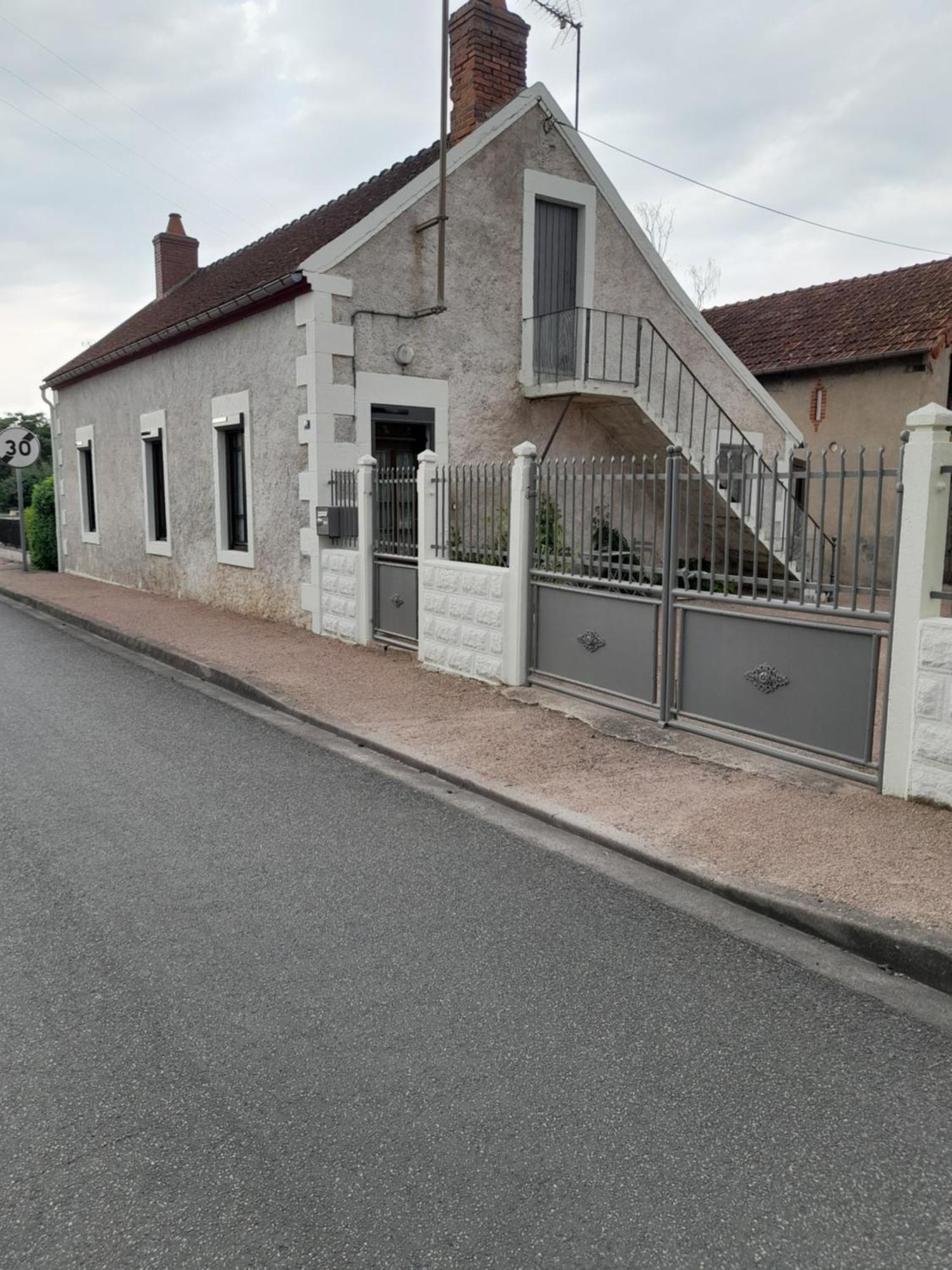 Maison Proche Le Pal 4Kms Thiel-sur-Acolin Exterior photo
